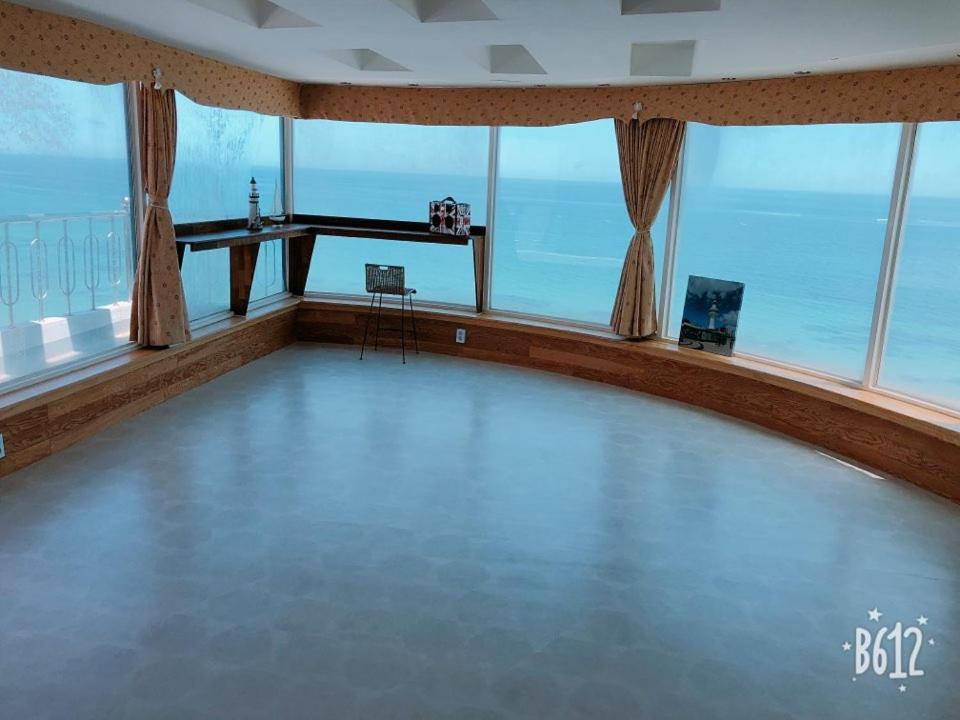 Seaside Sunrise Pension Донгхае Стая снимка