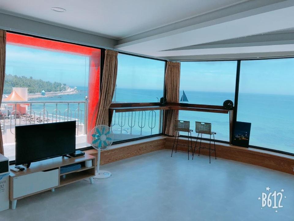 Seaside Sunrise Pension Донгхае Стая снимка